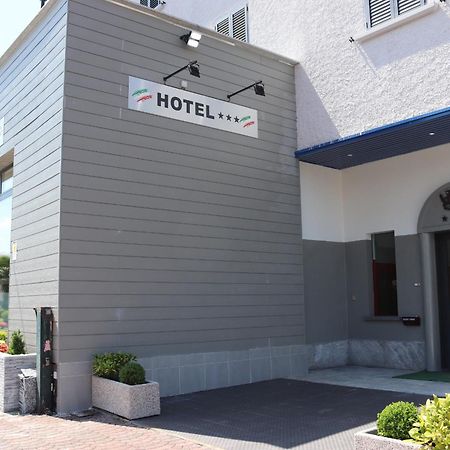 Hotel Italia Дормелето Екстериор снимка